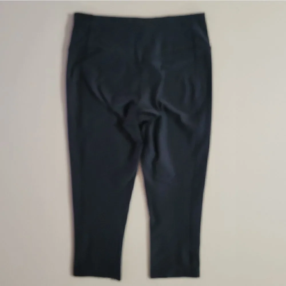 Nike Women's Black DRI-FIT One Legend Capri Leggings